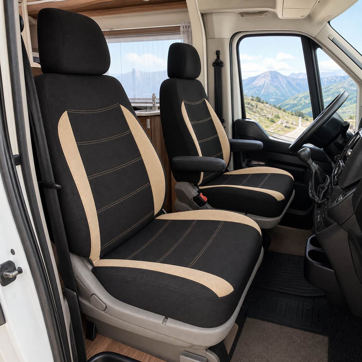 Housses de siège NomadiaSeat beige installées dans un camping-car